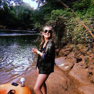 Meet your Posher, Abby